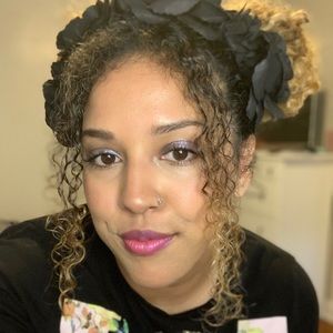 Meet your Posher, Leslie